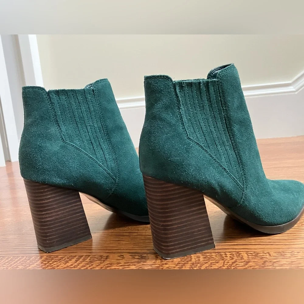 MARC FISHER Ellard green suede pointy toed booties chunky block heel pull on 9 - Picture 2 of 10